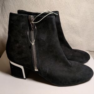 DKNY Crosbi Booties